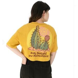 Vardagen Womens High Sunlight Low Maintenance Cropped Tee Size large Gold